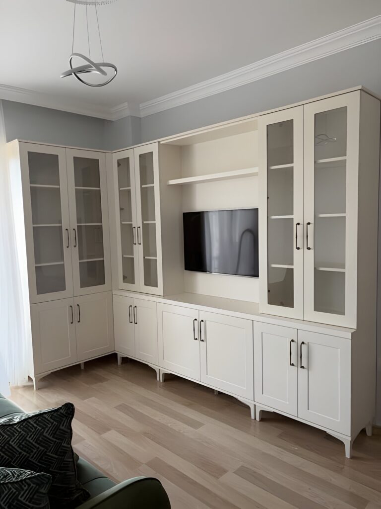 Camlı vitrinli salon ünitesi
